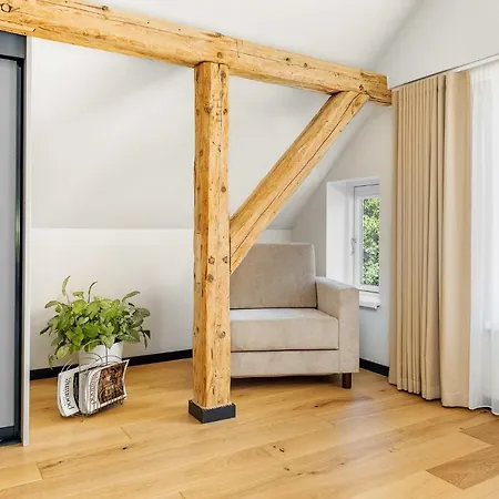 Kipperi Kodumajutus منزل للإقامة Lihula